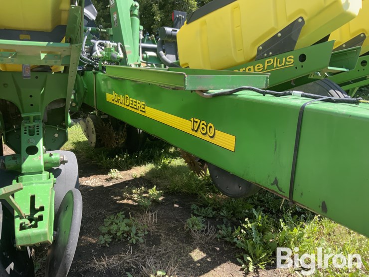2004-john-deere-1760-maxemerge-plus-12r30"-vacuum-planter-image-13