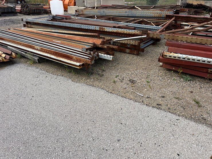 #2103-•-steel-pallet-racking-upright-frames,-cross-beams,-and-more-image-9