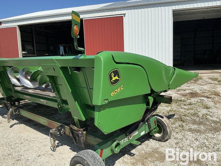 2009-john-deere-606c-6r30-corn-head-w/-head-trailer-image-19