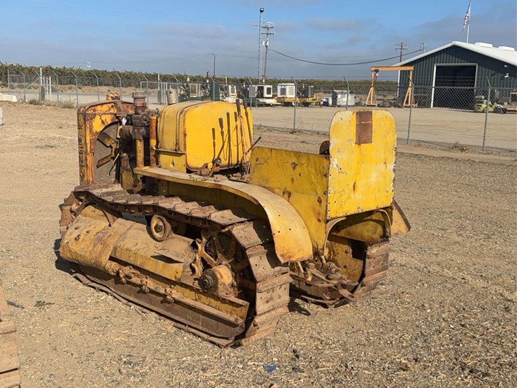 caterpillar-twenty-image-3
