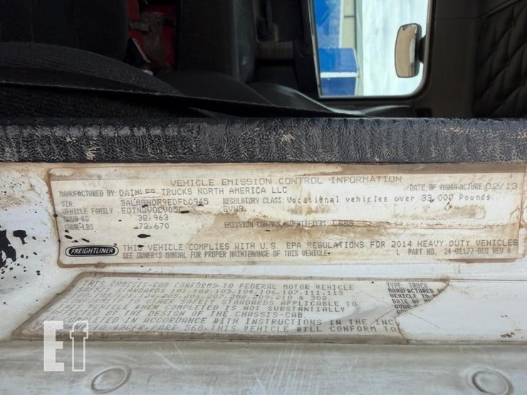 2014-freightliner-122sd-image-31