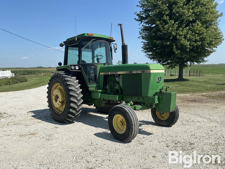 1981-john-deere-4240-2wd-tractor-image-3