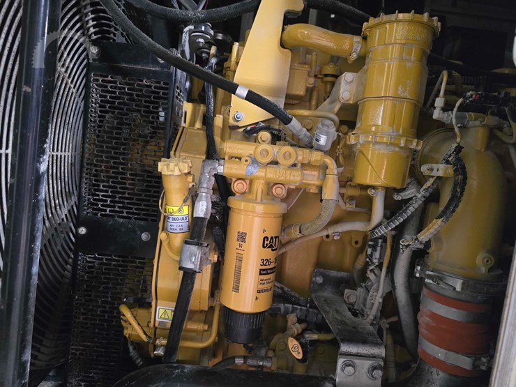 2013-caterpillar-xq350-image-14