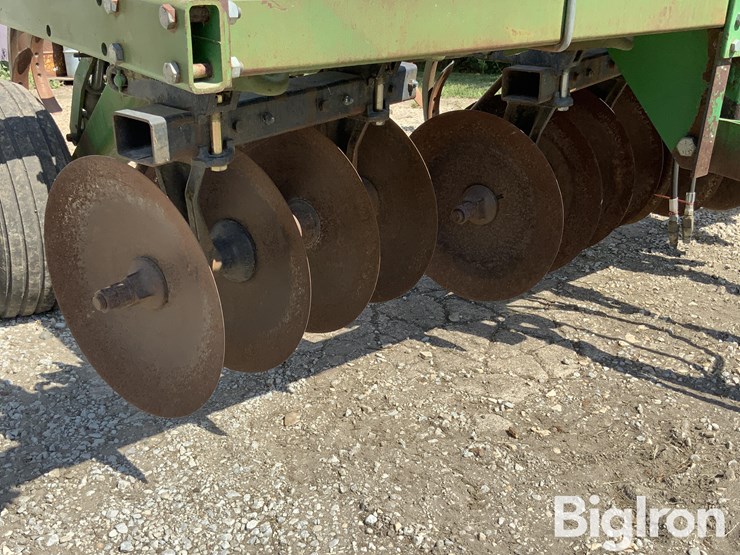 john-deere-712-pull-type-12'-disk-chisel-ripper-image-12