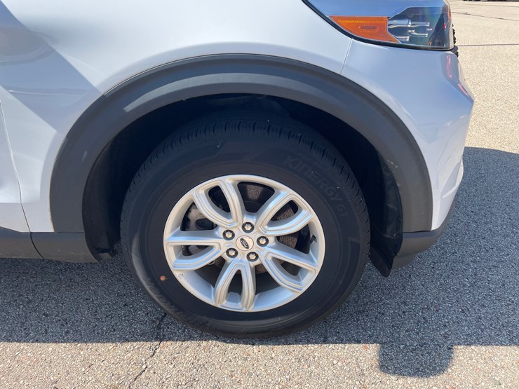 #1526-•-2021-ford-explorer-awd-suv-(has-wi-title)-image-18