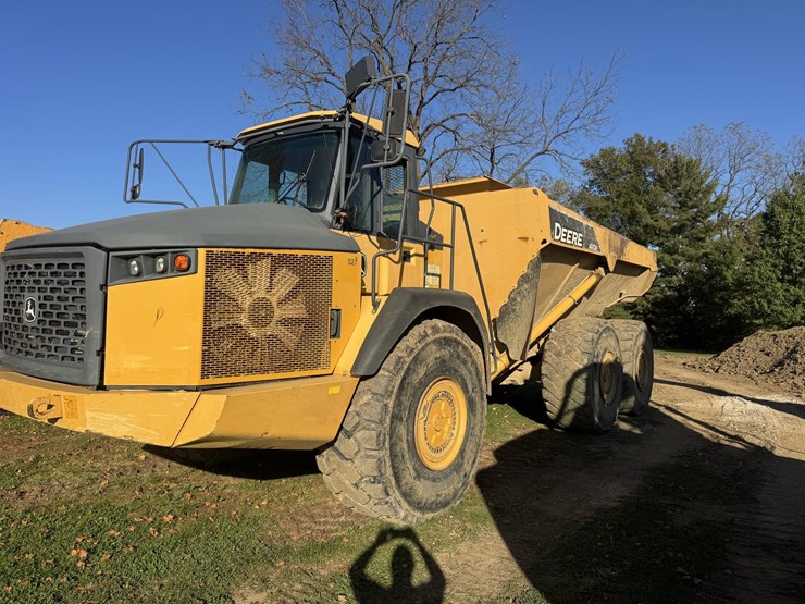 2013-deere-410e-image-3