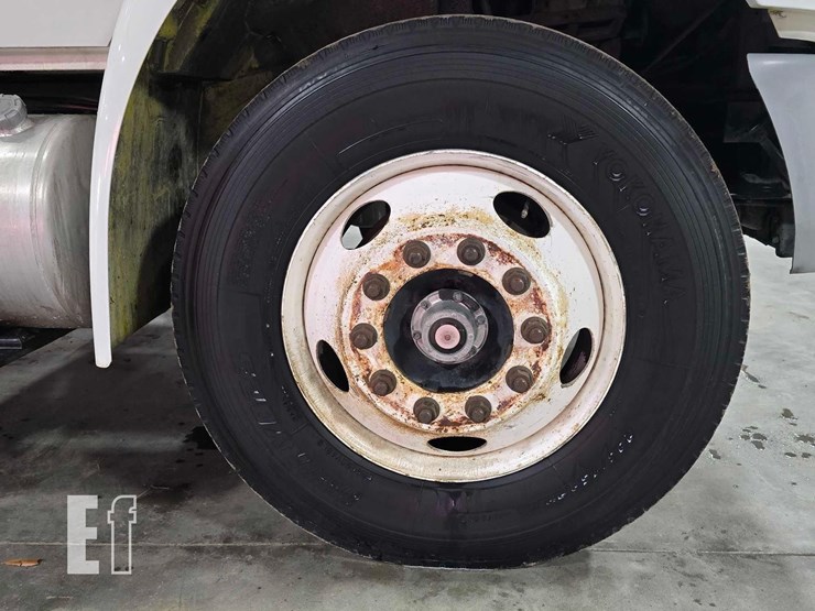 2011-international-durastar-4300-image-19