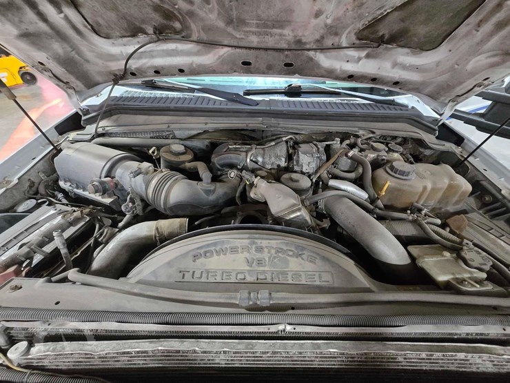 2010-ford-f550-image-23