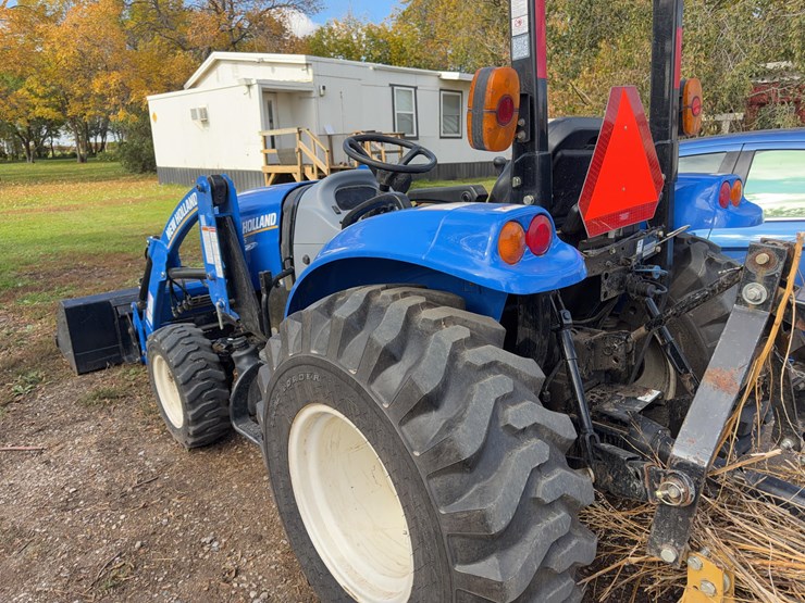 2017-new-holland-boomer-35-image-5
