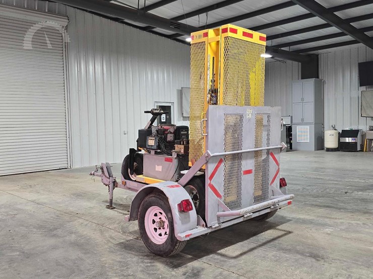 trailer-mounted-pavement-breaker-image-4