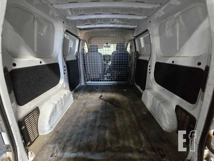 2014-nissan-nv200-image-16