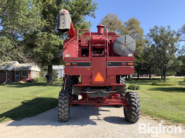 1992-case-ih-1640-2wd-combine-image-6