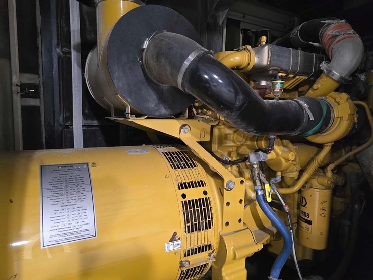2013-caterpillar-xq350-image-16