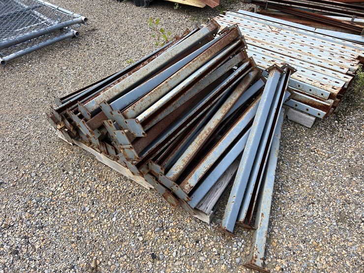 #2103-•-steel-pallet-racking-upright-frames,-cross-beams,-and-more-image-27