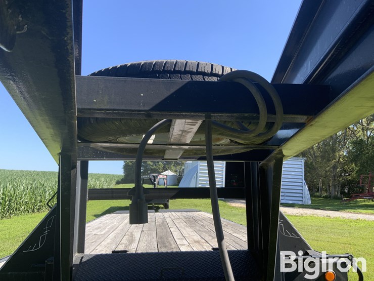 2013-pj-26'-low-pro-t/a-gooseneck-deckover-flatbed-trailer-image-14