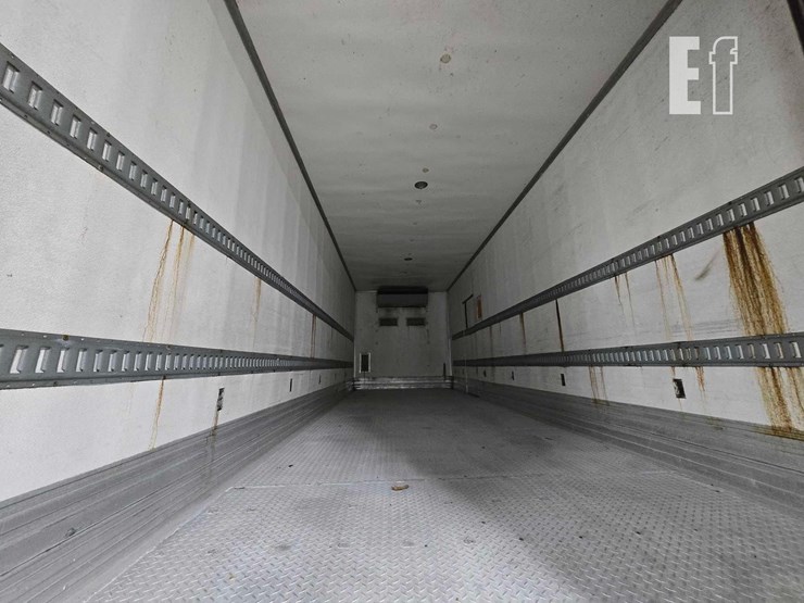 2011-peterbilt-337-image-16