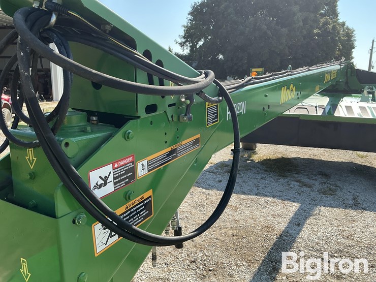 2015-john-deere-946-mower-conditioner-image-15