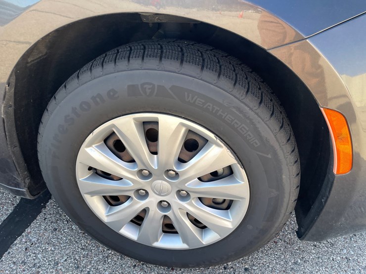 #1521-•-2021-chrysler-voyager-mini-van-(has-wi-title)-image-13