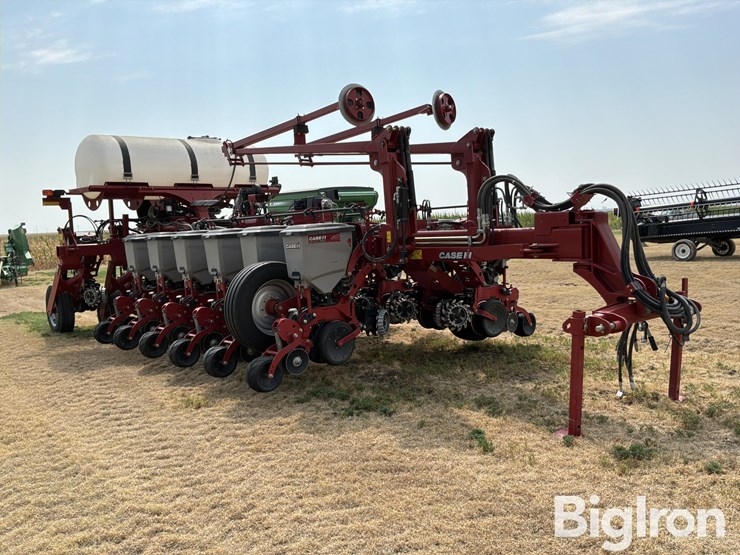 2018-case-ih-early-riser-2150-16r30"-planter-image-3