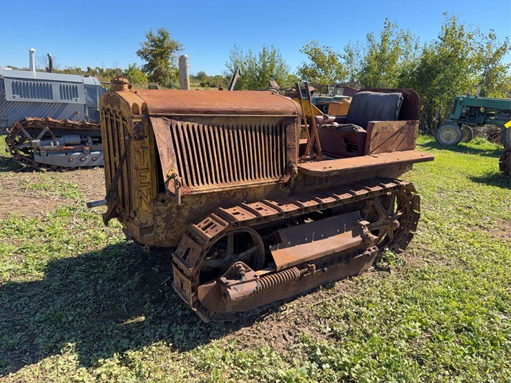 caterpillar-ten-image-7