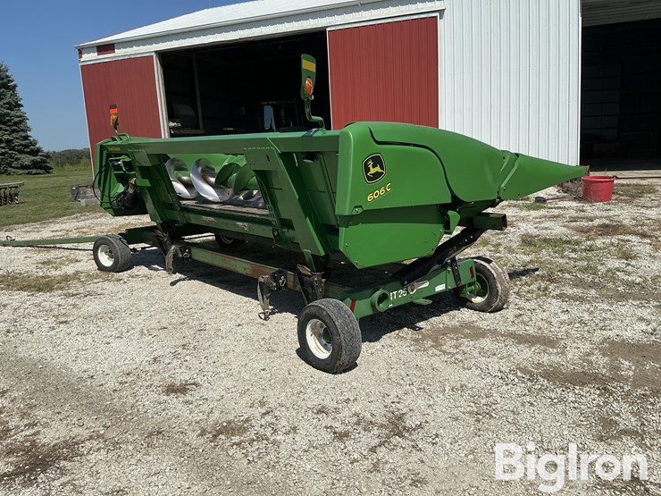 2009-john-deere-606c-6r30-corn-head-w/-head-trailer-image-5