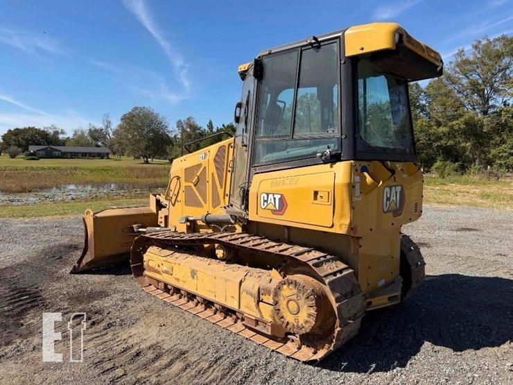 2020-caterpillar-d1-image-2