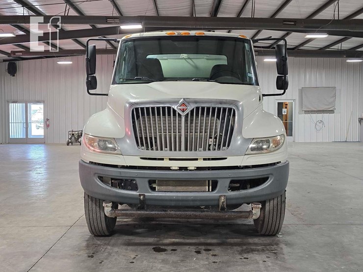 2016-international-durastar-4300-image-7