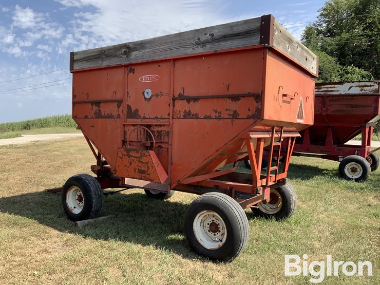 farm-king-m10-gravity-wagon-image-7