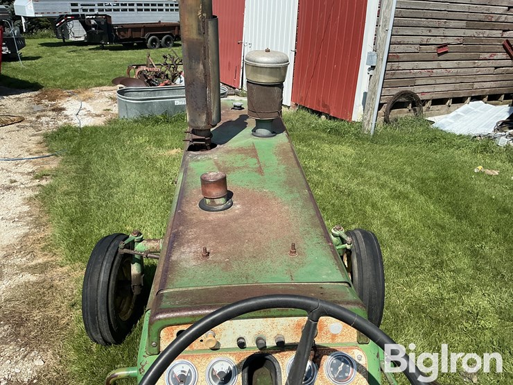 1968-oliver-1650-2wd-tractor-image-10