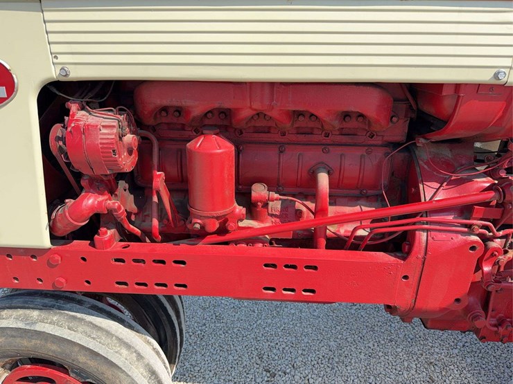 farmall-560-diesel-image-44