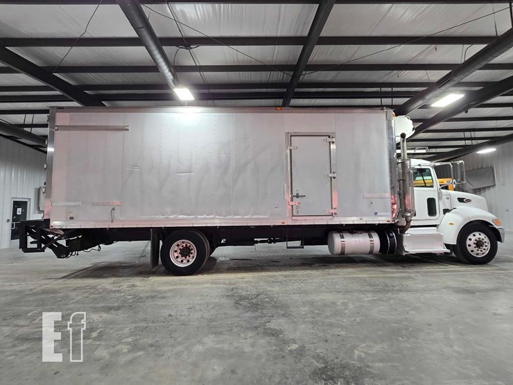 2011-peterbilt-337-image-6