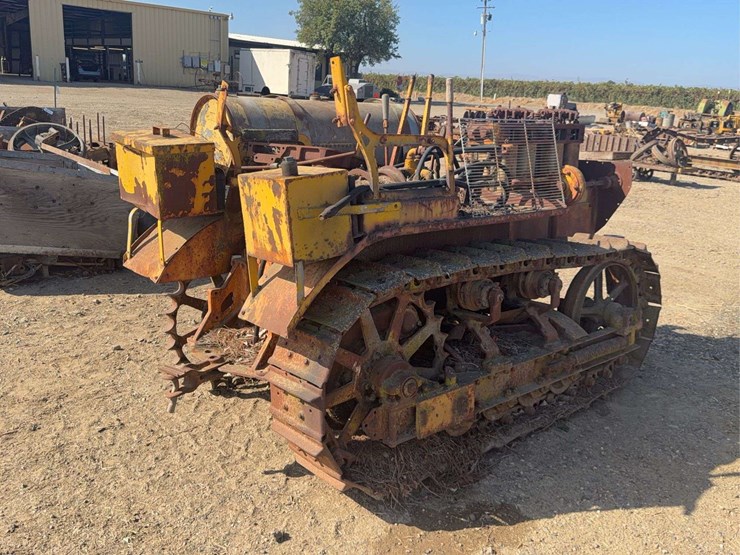 caterpillar-thirty-image-3
