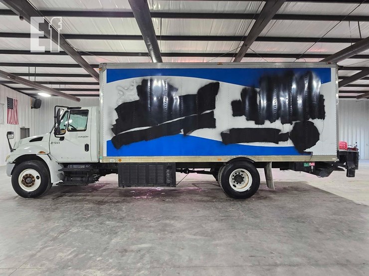 2011-international-durastar-4300-image-5