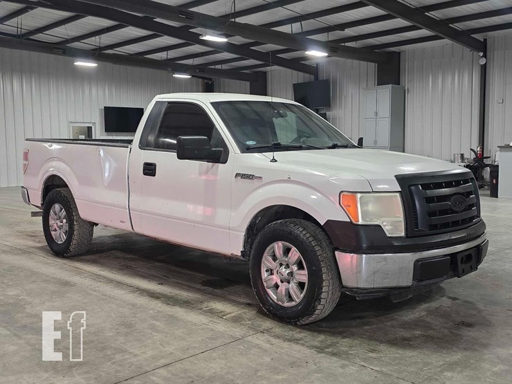 2010-ford-f150-xl-image-2