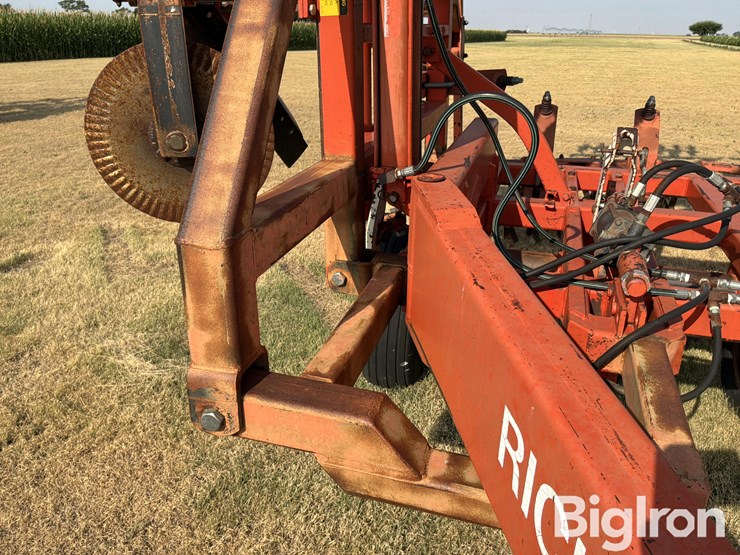 richardson-ae-4-30-4-6x5-sweep-plow-w/sunflower-pickers-image-16