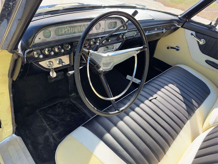 1960-ford-sunliner-image-48