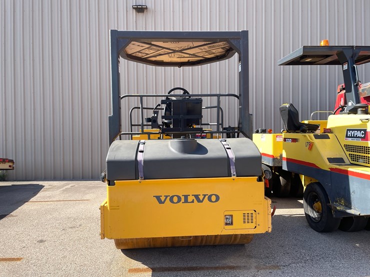 #1509-•-2010-volvo-dd90-vibratory-compactor-image-3
