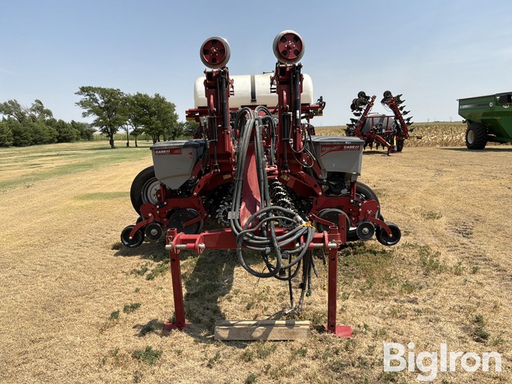 2018-case-ih-early-riser-2150-16r30"-planter-image-2