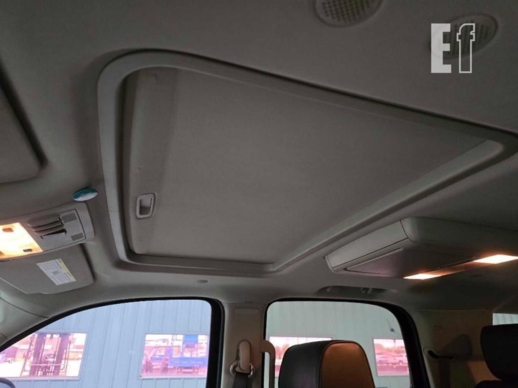 2013-cadillac-escalade-platinum-image-15