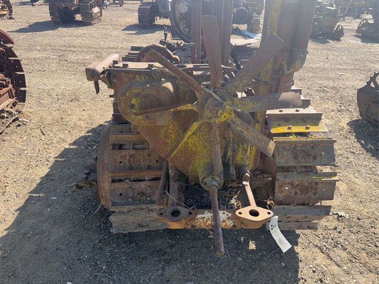 caterpillar-thirty-image-12
