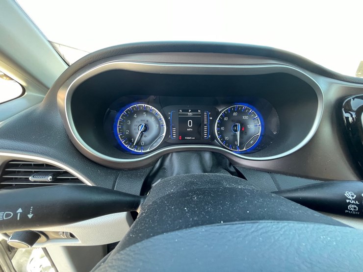 #1516-•-2020-chrysler-voyager-mini-van-(has-wi-title)-image-9