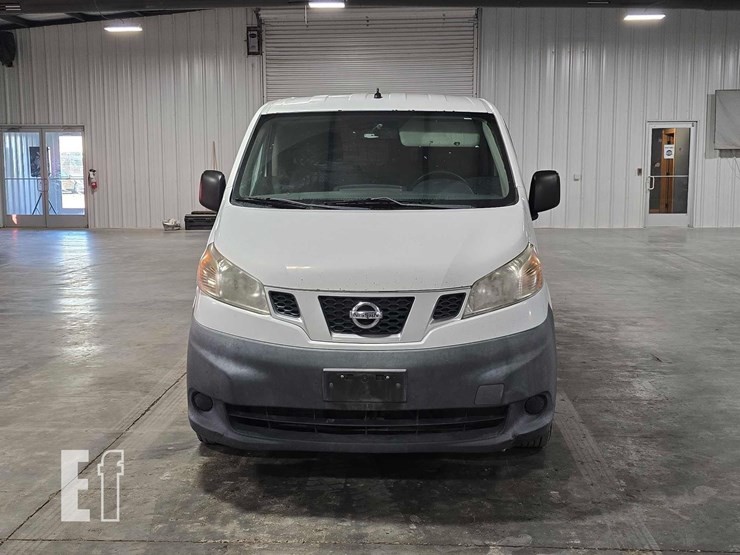 2014-nissan-nv200-image-7