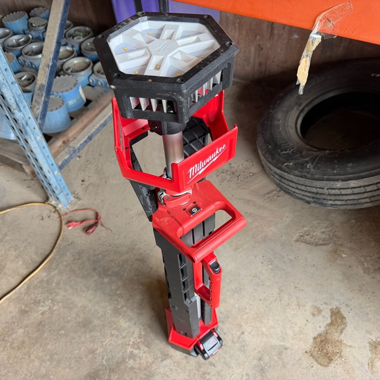 #2018 • Milwaukee M18 battery Operated Light Tower