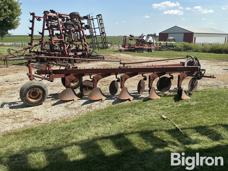 international-harvester-700-5-bottom-moldboard-plow-image-4