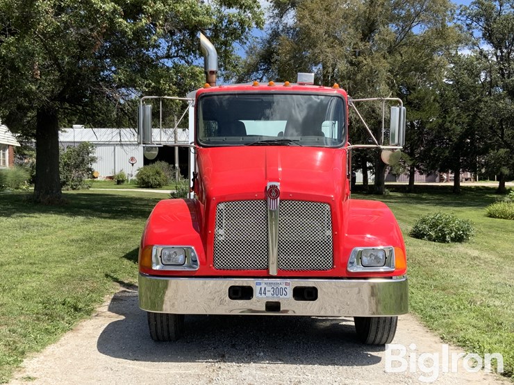 2008-kenworth-t300-s/a-truck-tractor-&-2010-maurer-28'-t/a-grain-trailer-image-2