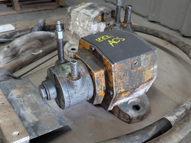 pallet--concrete-vibrators-&-assorted-tools-image-7