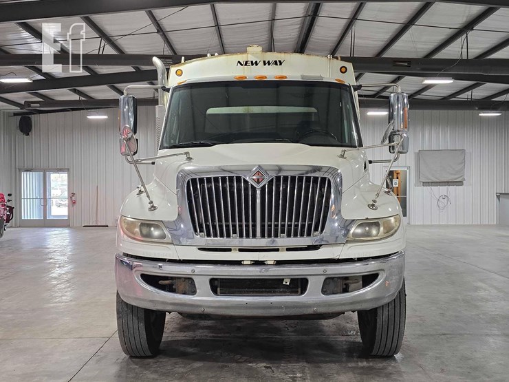 2015-international-durastar-4400-image-7