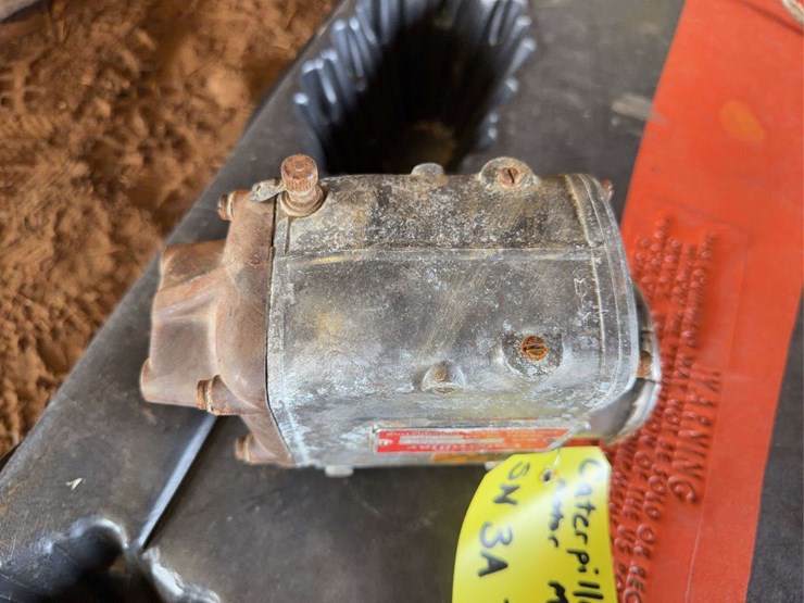 caterpillar-pony-motor-magneto-image-2