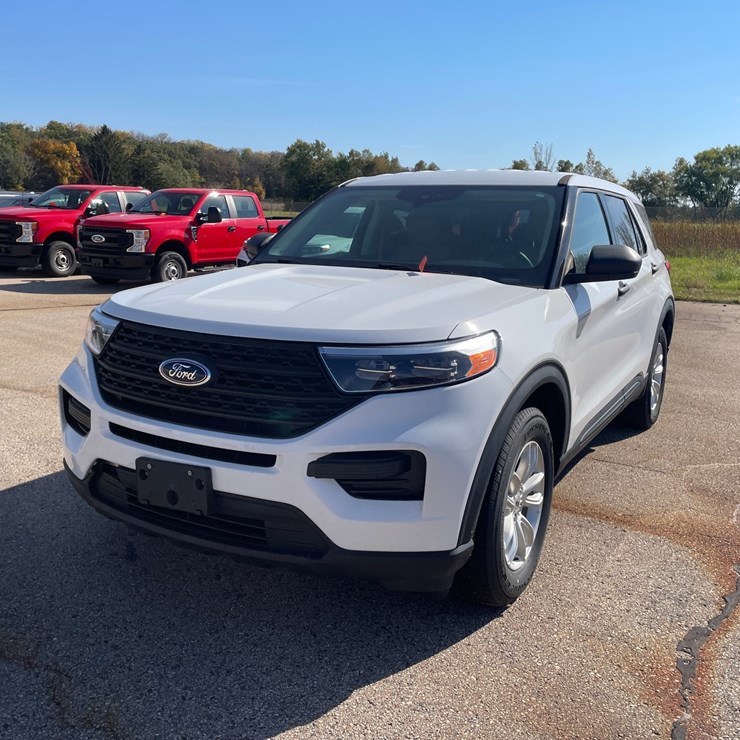 #1528 • 2021 Ford Explorer AWD SUV (Has WI Title)