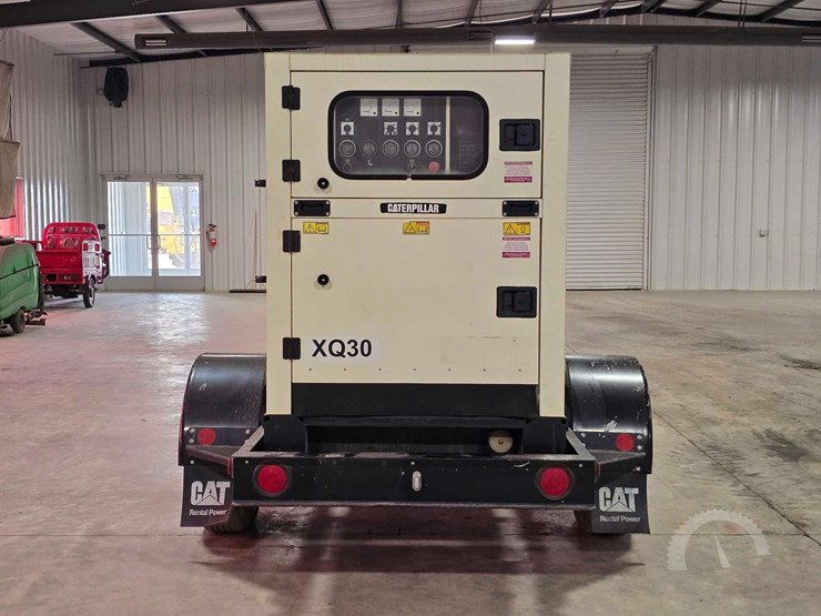 2015-caterpillar-xq30-8-image-8